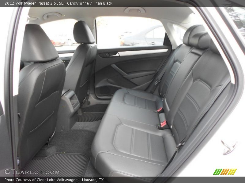 Candy White / Titan Black 2012 Volkswagen Passat 2.5L SE