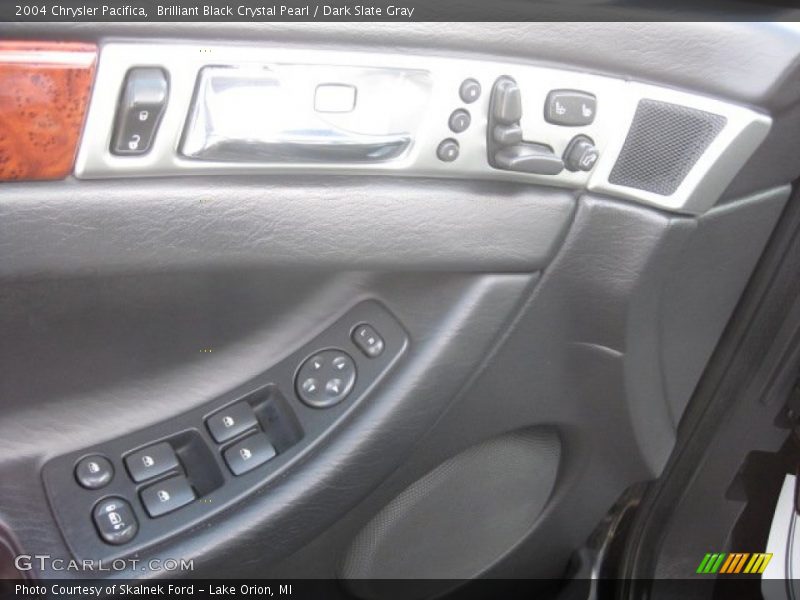 Brilliant Black Crystal Pearl / Dark Slate Gray 2004 Chrysler Pacifica