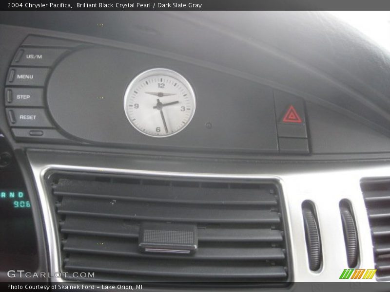 Brilliant Black Crystal Pearl / Dark Slate Gray 2004 Chrysler Pacifica