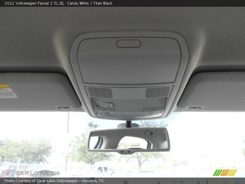 Candy White / Titan Black 2012 Volkswagen Passat 2.5L SE