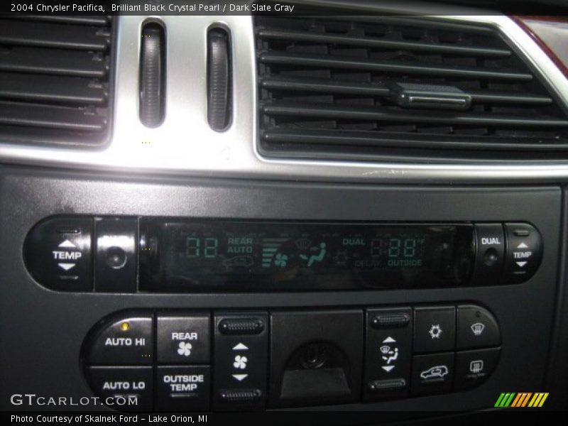 Brilliant Black Crystal Pearl / Dark Slate Gray 2004 Chrysler Pacifica