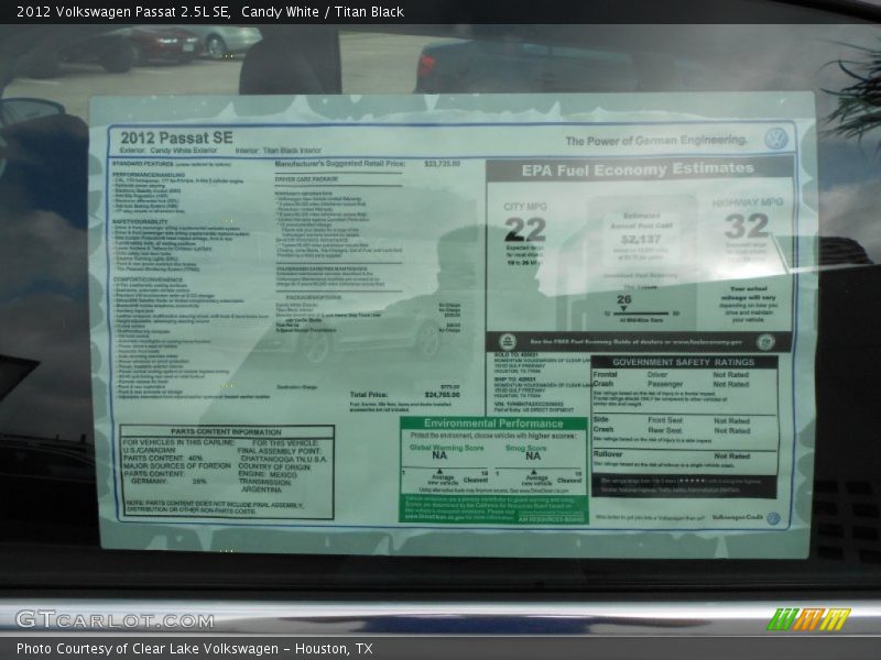Candy White / Titan Black 2012 Volkswagen Passat 2.5L SE