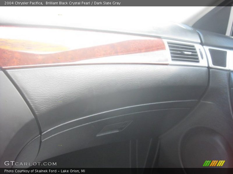 Brilliant Black Crystal Pearl / Dark Slate Gray 2004 Chrysler Pacifica