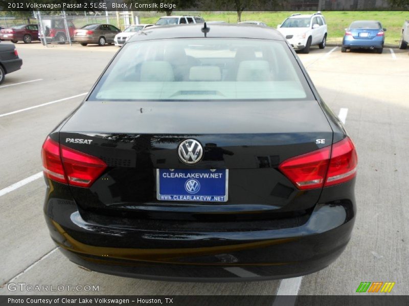 Black / Cornsilk Beige 2012 Volkswagen Passat 2.5L SE