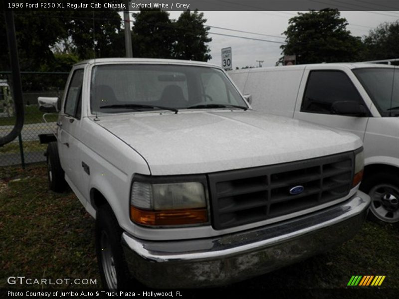 Oxford White / Grey 1996 Ford F250 XL Regular Cab Chassis