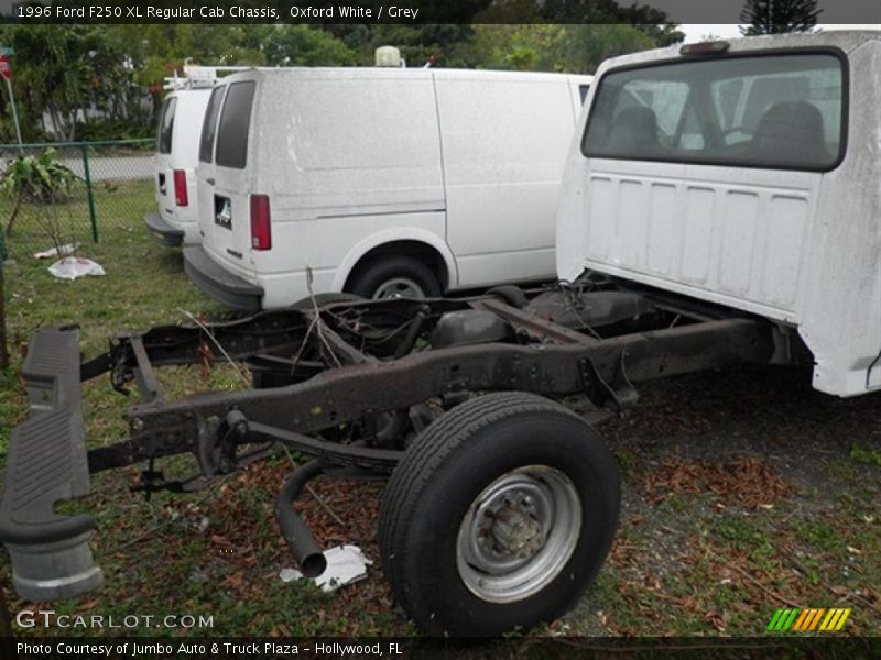Oxford White / Grey 1996 Ford F250 XL Regular Cab Chassis