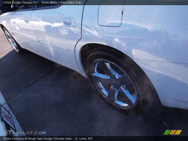 Stone White / Dark Slate Gray 2009 Dodge Charger R/T