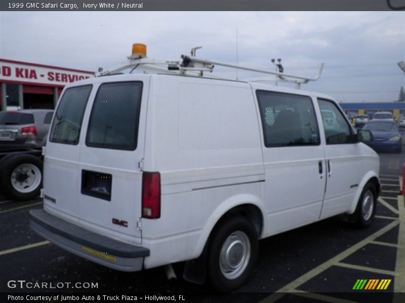 Ivory White / Neutral 1999 GMC Safari Cargo