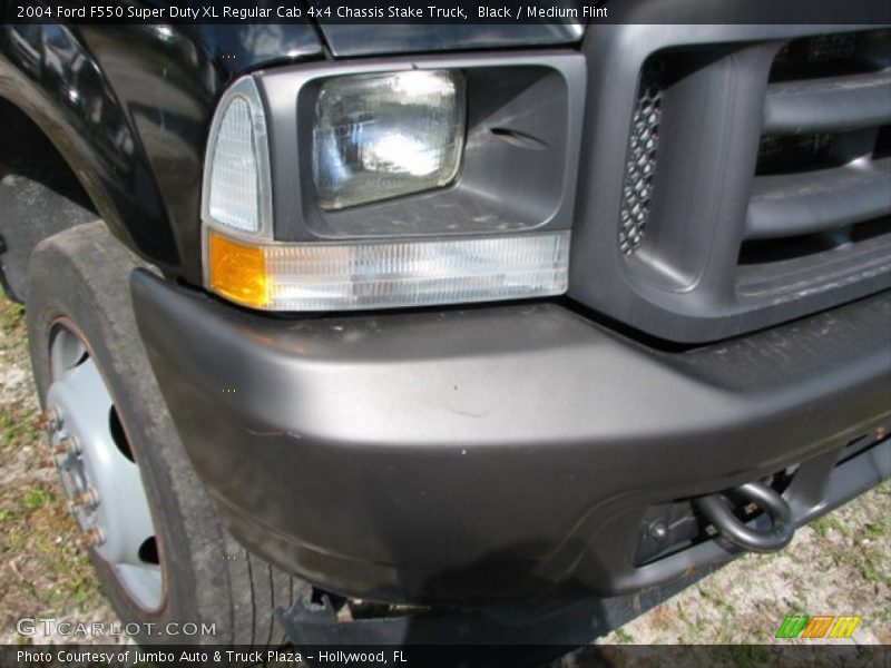 Black / Medium Flint 2004 Ford F550 Super Duty XL Regular Cab 4x4 Chassis Stake Truck
