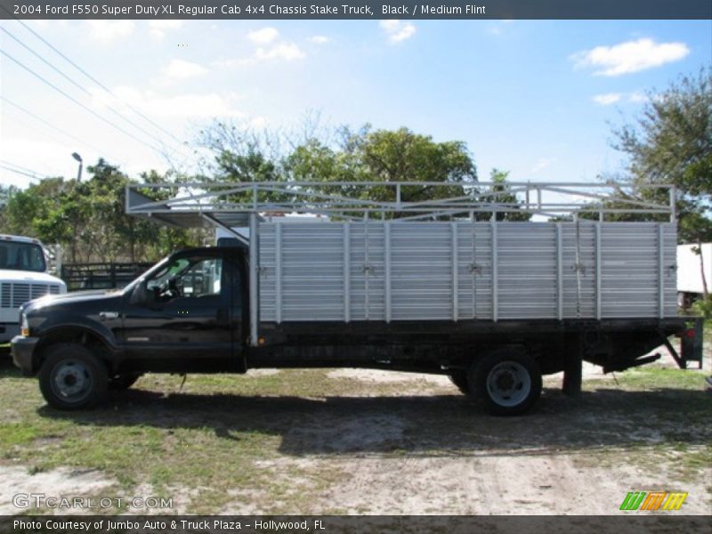 Black / Medium Flint 2004 Ford F550 Super Duty XL Regular Cab 4x4 Chassis Stake Truck
