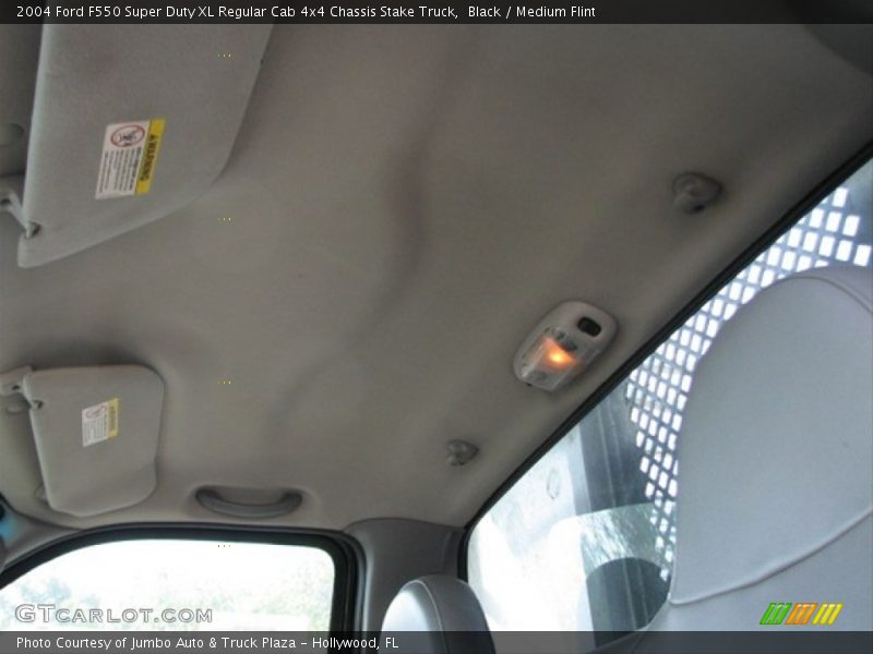 Black / Medium Flint 2004 Ford F550 Super Duty XL Regular Cab 4x4 Chassis Stake Truck