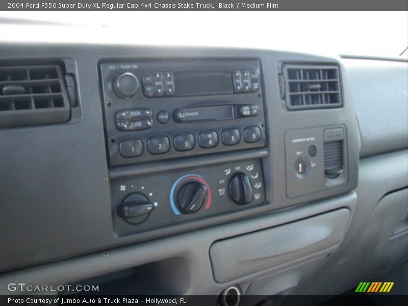 Black / Medium Flint 2004 Ford F550 Super Duty XL Regular Cab 4x4 Chassis Stake Truck