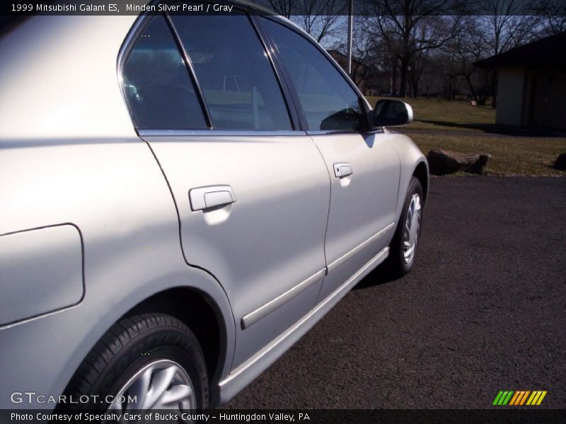 Minden Silver Pearl / Gray 1999 Mitsubishi Galant ES