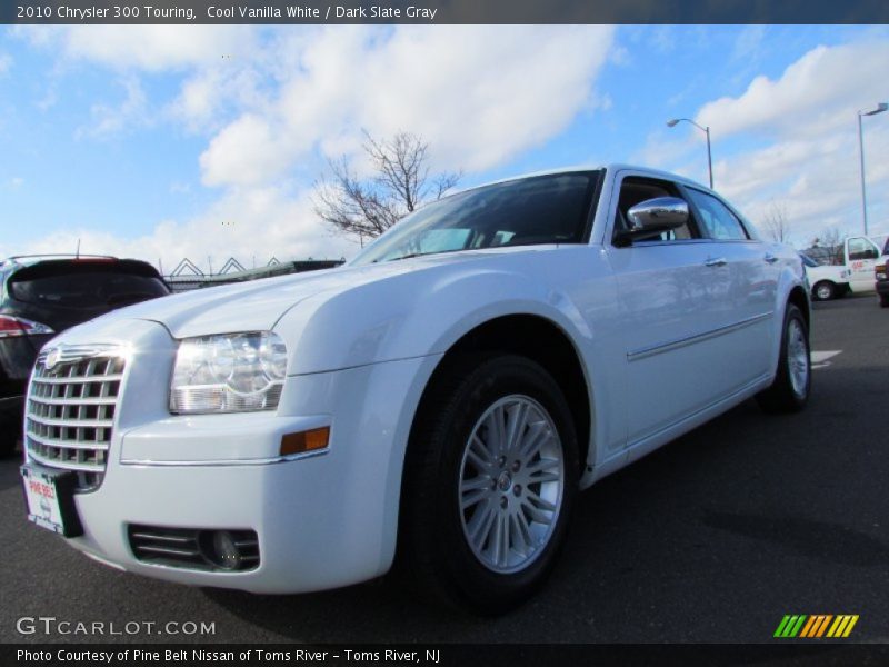 Cool Vanilla White / Dark Slate Gray 2010 Chrysler 300 Touring