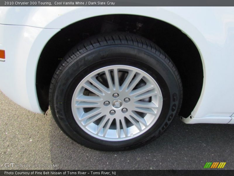 Cool Vanilla White / Dark Slate Gray 2010 Chrysler 300 Touring