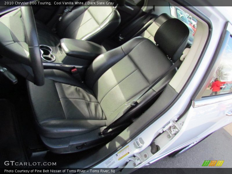 Cool Vanilla White / Dark Slate Gray 2010 Chrysler 300 Touring
