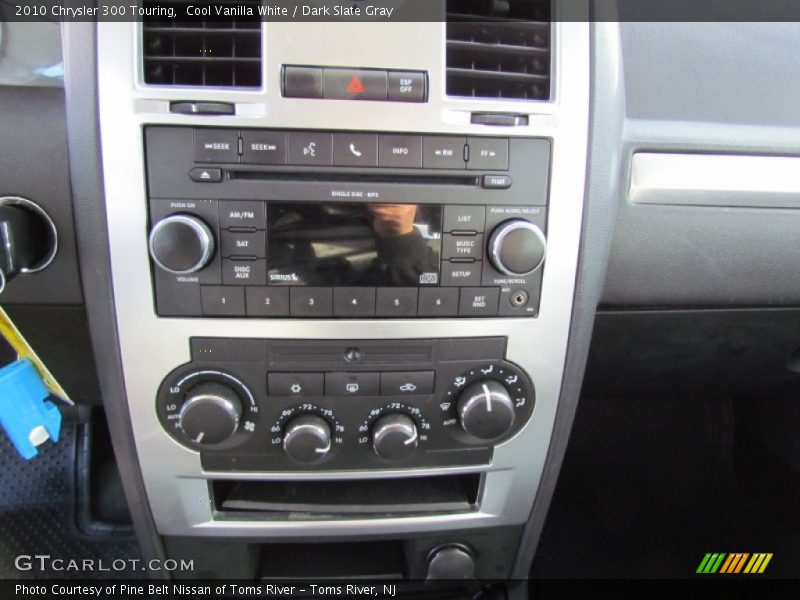 Cool Vanilla White / Dark Slate Gray 2010 Chrysler 300 Touring