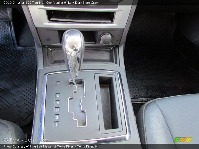 Cool Vanilla White / Dark Slate Gray 2010 Chrysler 300 Touring