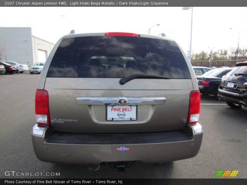 Light Khaki Beige Metallic / Dark Khaki/Light Graystone 2007 Chrysler Aspen Limited 4WD