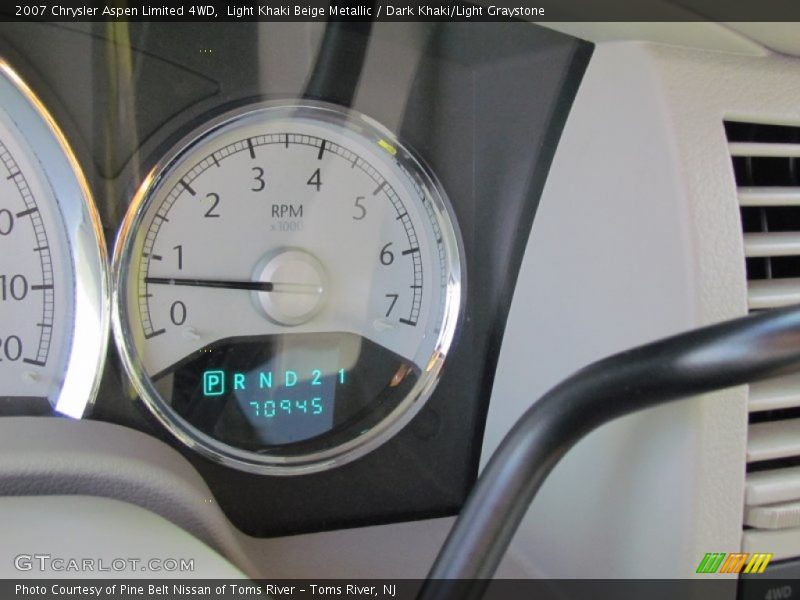 Light Khaki Beige Metallic / Dark Khaki/Light Graystone 2007 Chrysler Aspen Limited 4WD