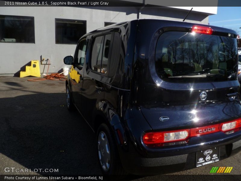 Sapphire Black Pearl / Light Gray 2011 Nissan Cube 1.8 S