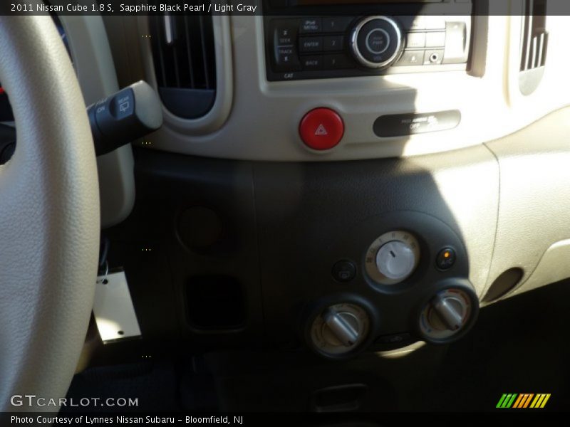 Sapphire Black Pearl / Light Gray 2011 Nissan Cube 1.8 S