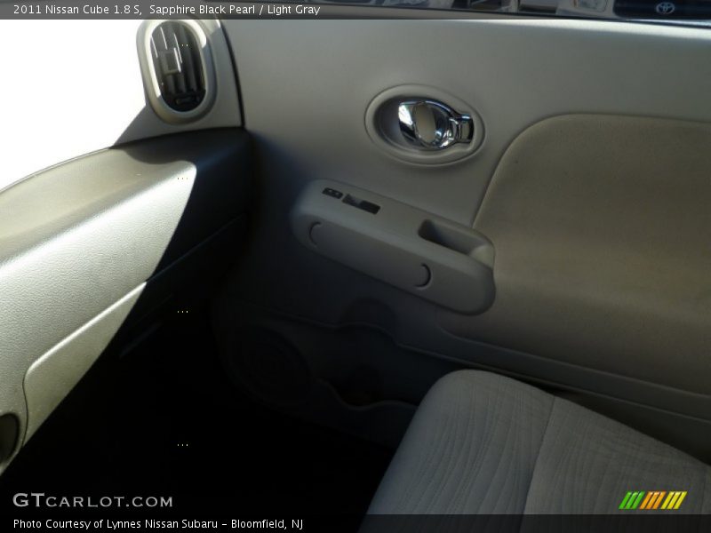 Sapphire Black Pearl / Light Gray 2011 Nissan Cube 1.8 S