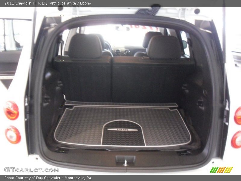 Arctic Ice White / Ebony 2011 Chevrolet HHR LT