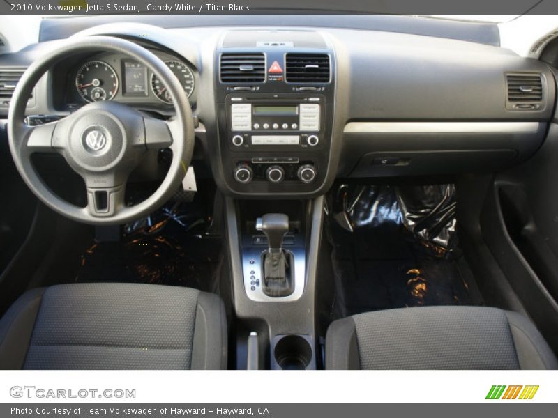 Candy White / Titan Black 2010 Volkswagen Jetta S Sedan