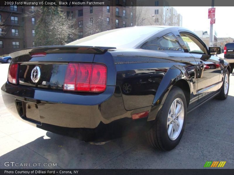 Black / Medium Parchment 2009 Ford Mustang V6 Coupe