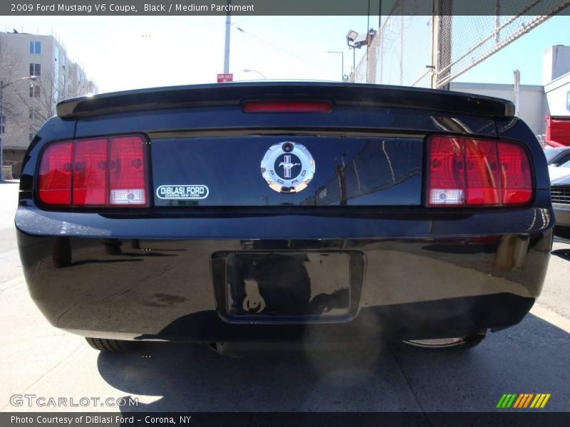 Black / Medium Parchment 2009 Ford Mustang V6 Coupe