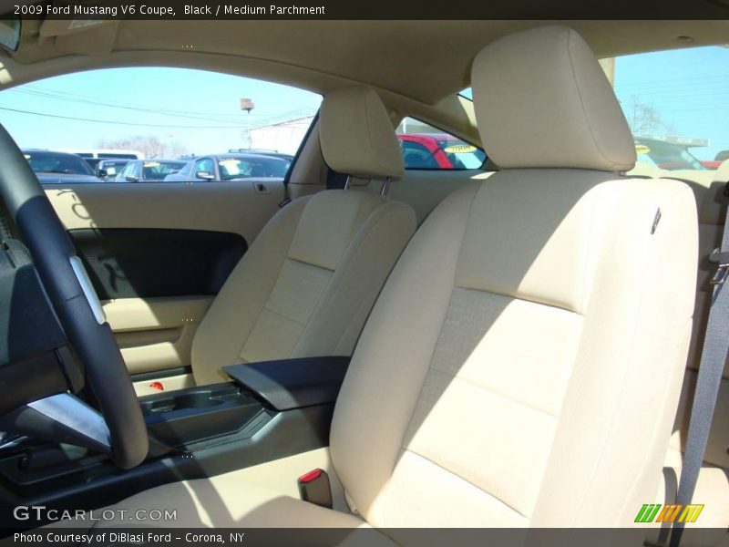 Black / Medium Parchment 2009 Ford Mustang V6 Coupe