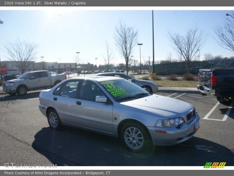 Silver Metallic / Graphite 2003 Volvo S40 1.9T