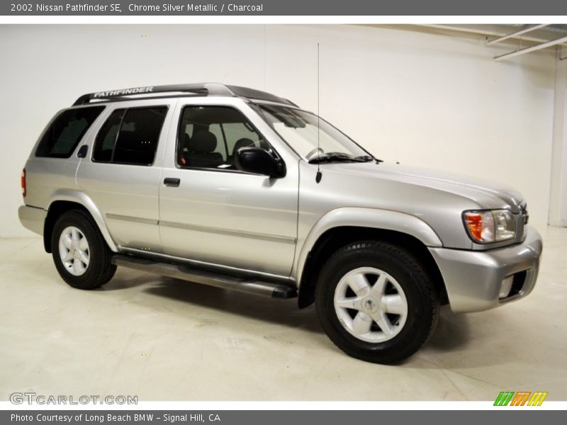 Chrome Silver Metallic / Charcoal 2002 Nissan Pathfinder SE