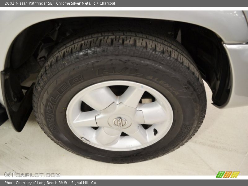 Chrome Silver Metallic / Charcoal 2002 Nissan Pathfinder SE