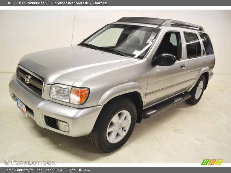 Chrome Silver Metallic / Charcoal 2002 Nissan Pathfinder SE
