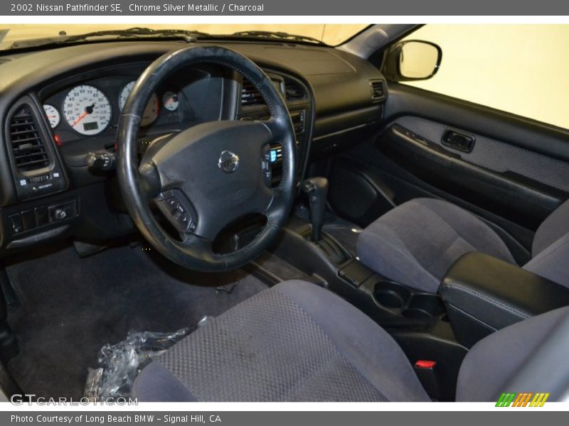 Chrome Silver Metallic / Charcoal 2002 Nissan Pathfinder SE