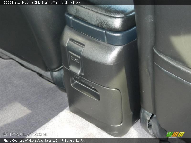 Sterling Mist Metallic / Black 2000 Nissan Maxima GLE