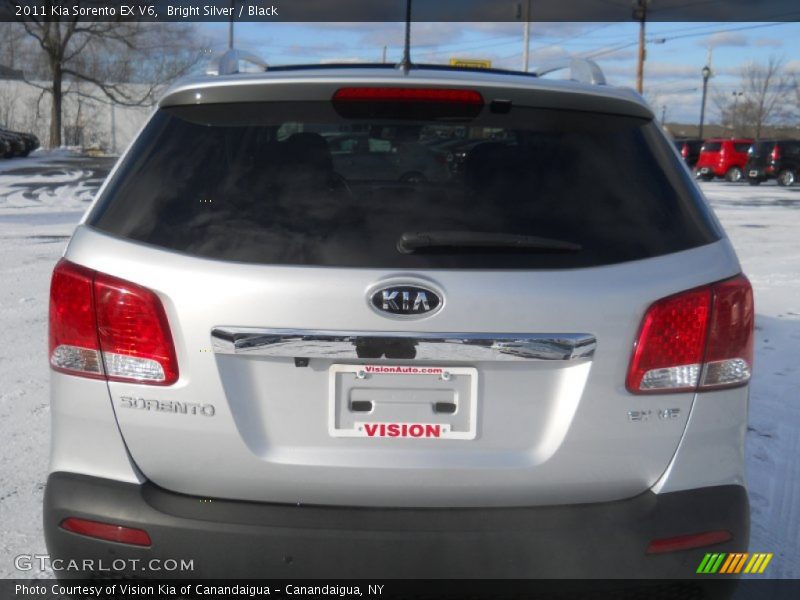 Bright Silver / Black 2011 Kia Sorento EX V6