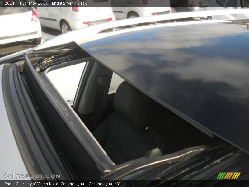 Bright Silver / Black 2011 Kia Sorento EX V6