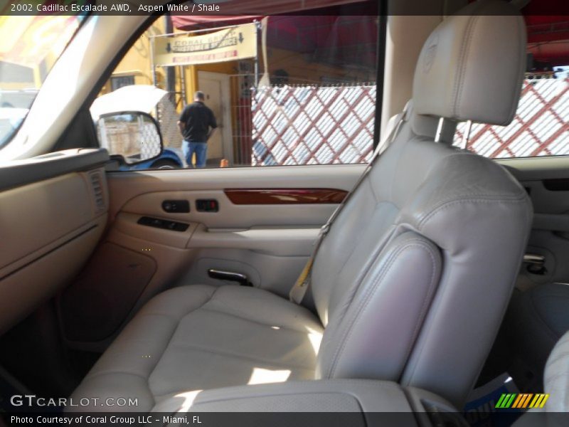 Aspen White / Shale 2002 Cadillac Escalade AWD