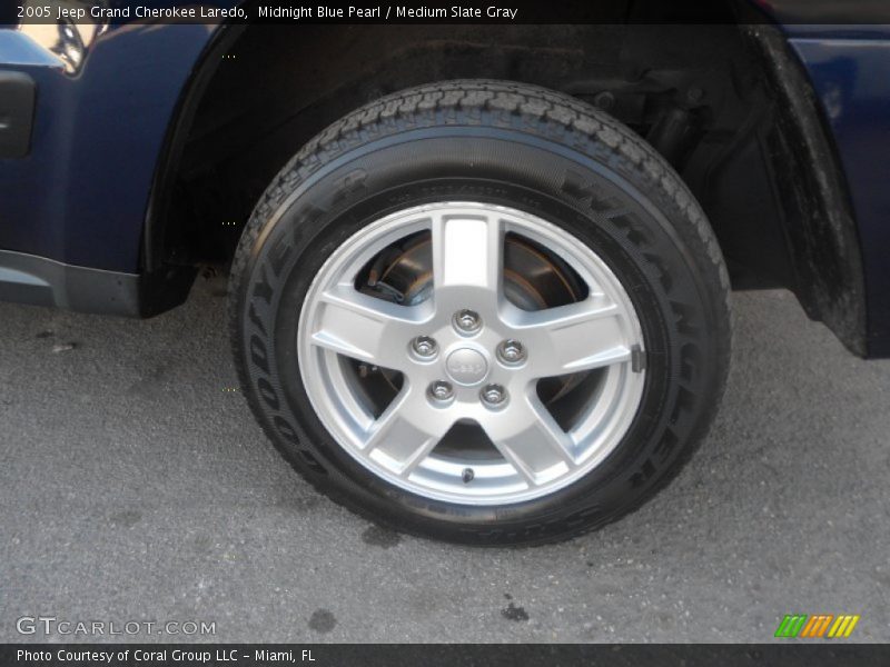 Midnight Blue Pearl / Medium Slate Gray 2005 Jeep Grand Cherokee Laredo