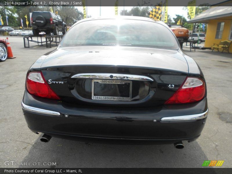 Ebony Black / Sand 2004 Jaguar S-Type 4.2