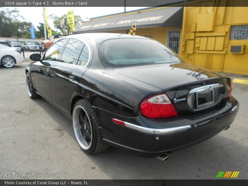 Ebony Black / Sand 2004 Jaguar S-Type 4.2