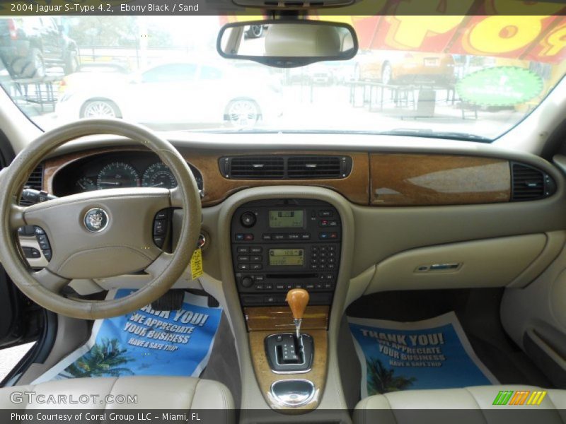 Dashboard of 2004 S-Type 4.2