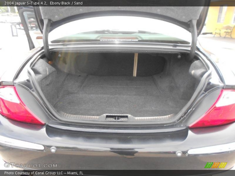  2004 S-Type 4.2 Trunk