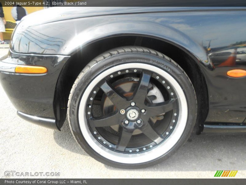Ebony Black / Sand 2004 Jaguar S-Type 4.2