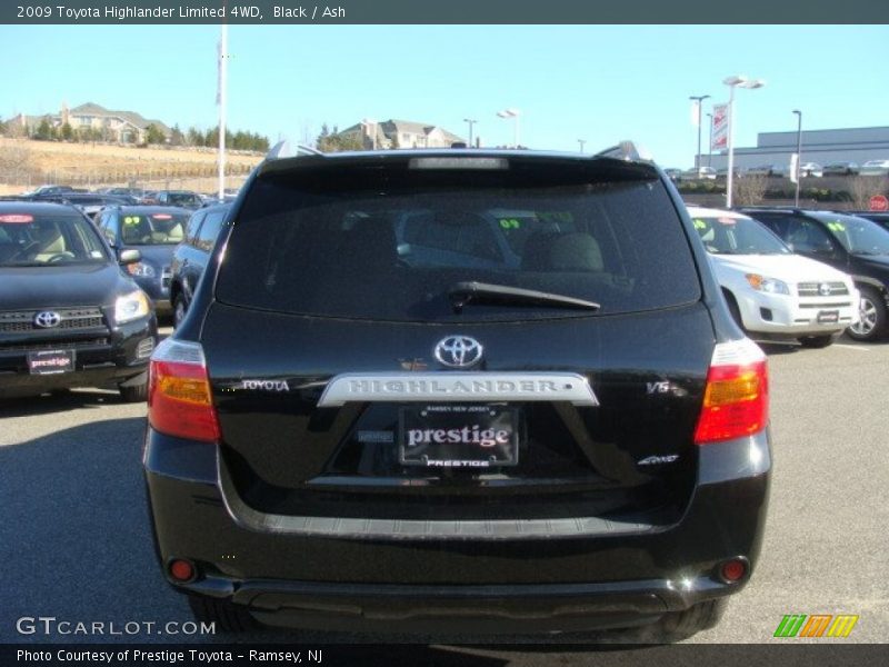 Black / Ash 2009 Toyota Highlander Limited 4WD