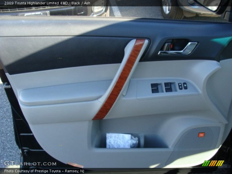 Black / Ash 2009 Toyota Highlander Limited 4WD