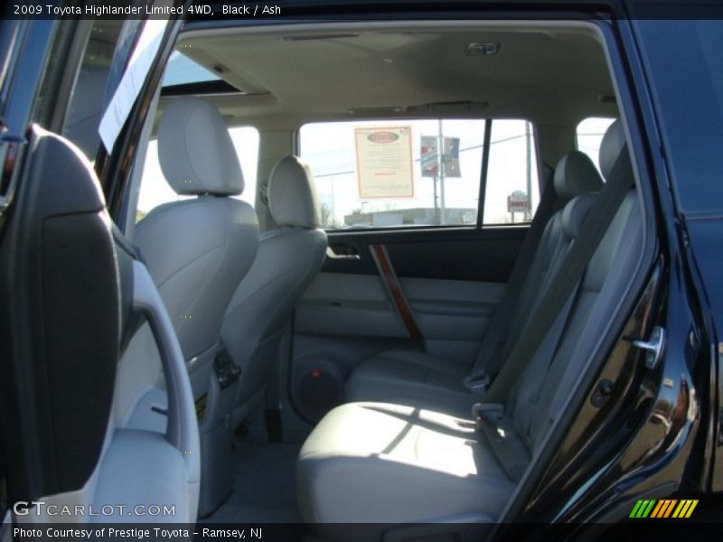 Black / Ash 2009 Toyota Highlander Limited 4WD